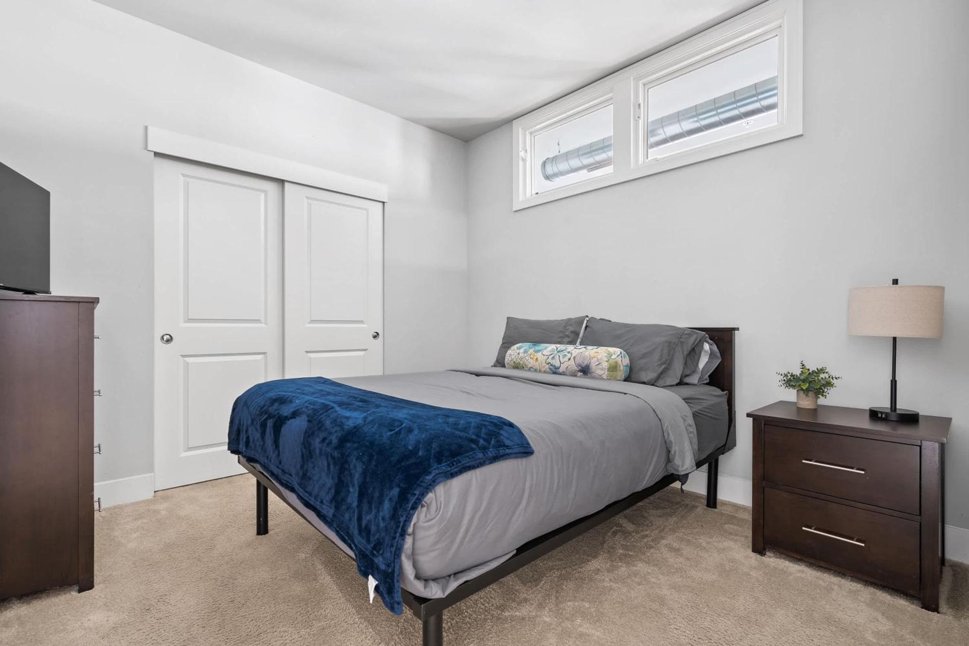 Vibrant 2BR Corner Suite and Free Parking at CityWay