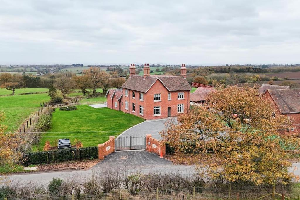 Grange House - Sleeps 24