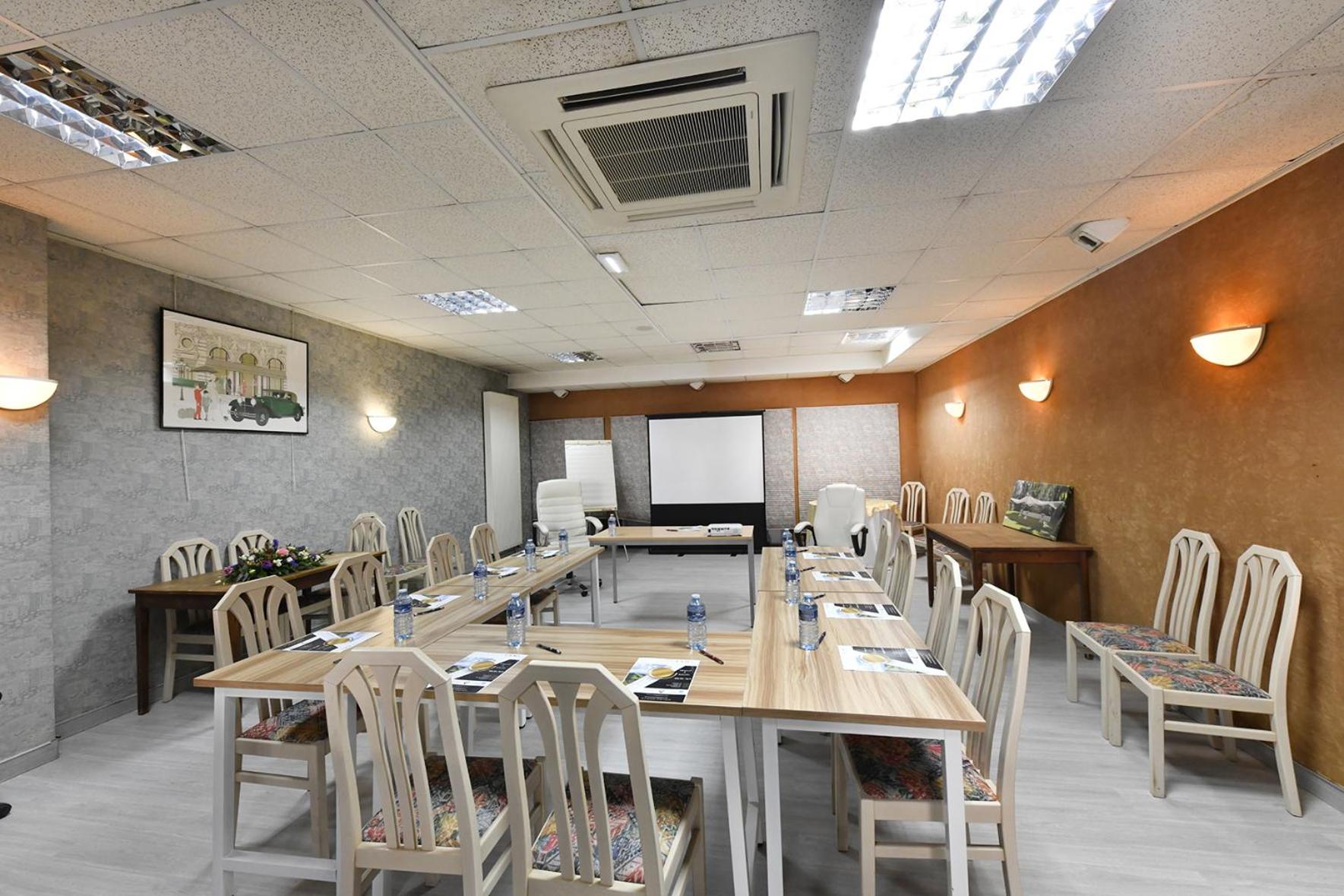Meeting/conference room