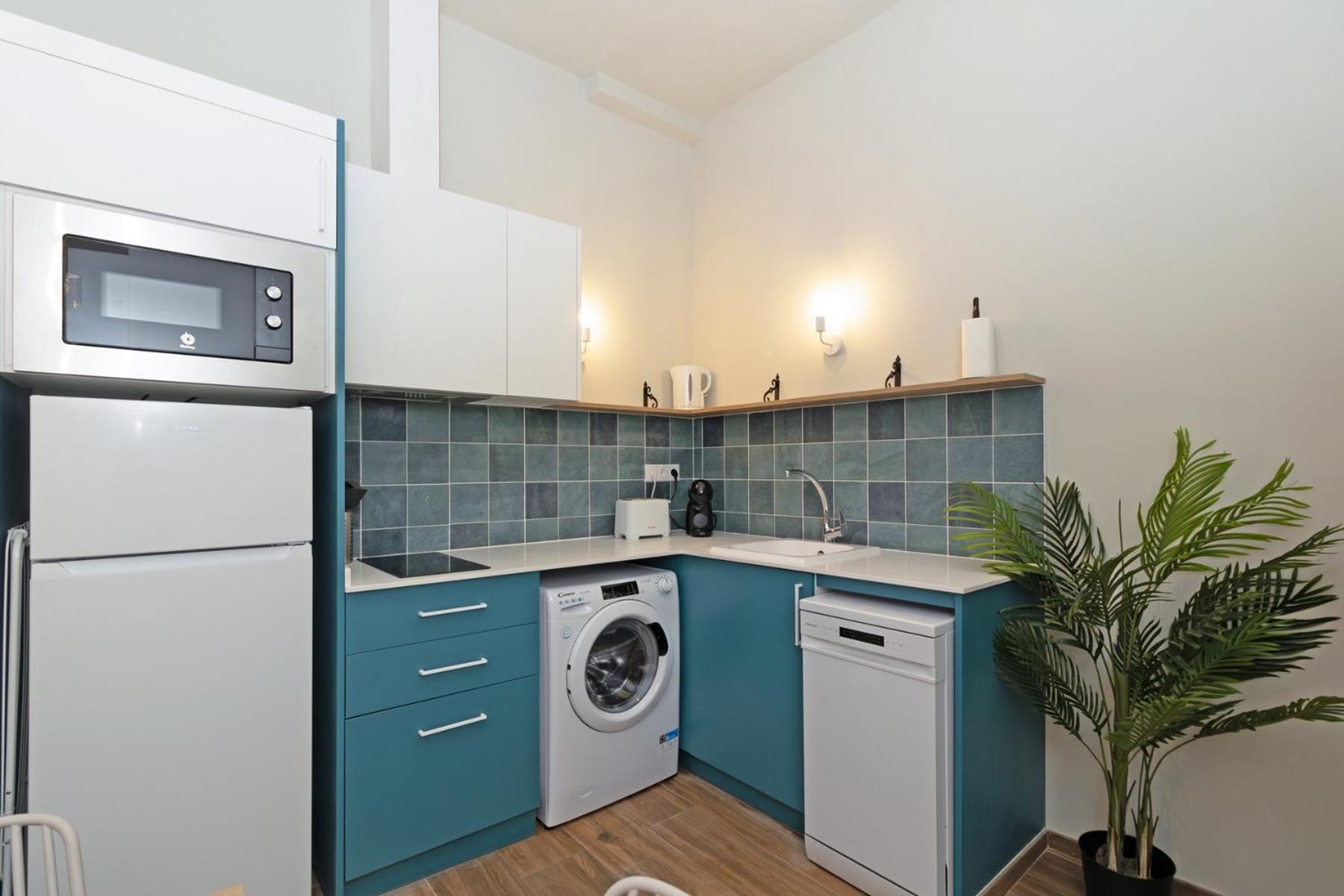 Kitchen or kitchenette