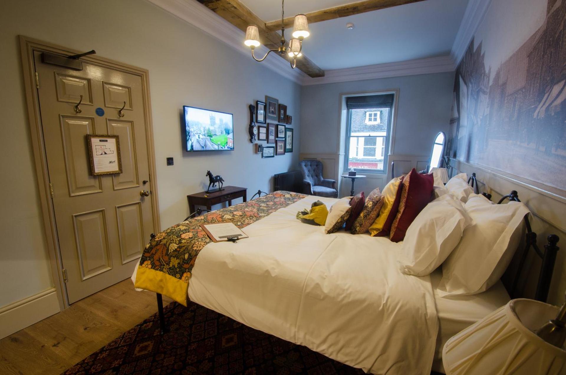 Photo of the whole room