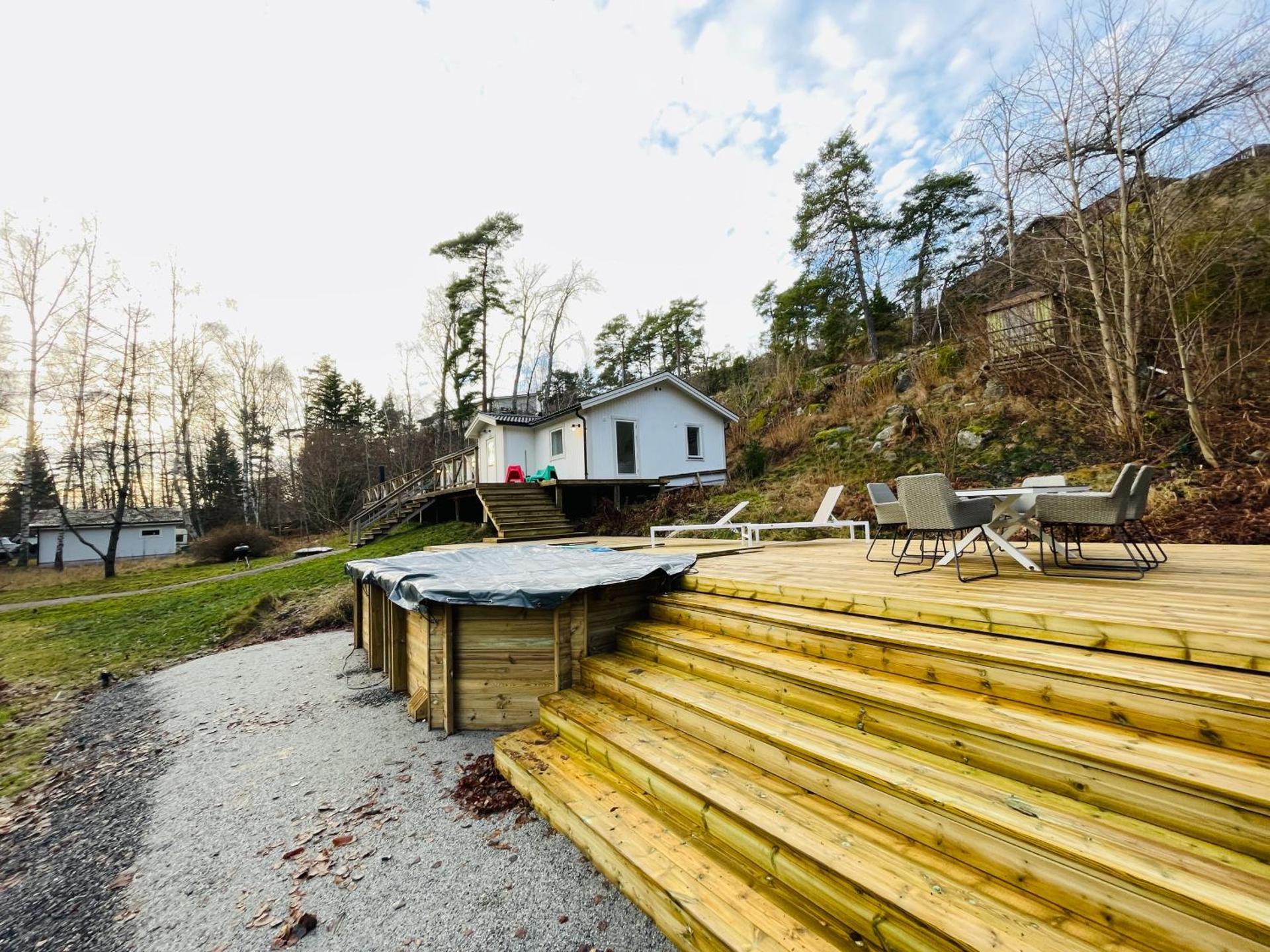 Stockholm archipelago with pool, boat and bikes