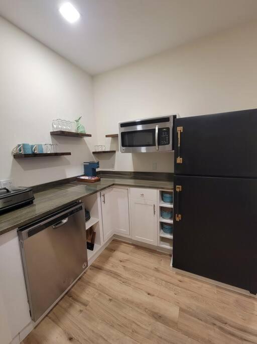 Cozy Apt, minutes from Boston!