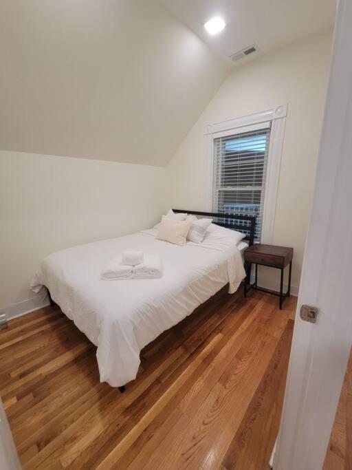 Cozy Apt, minutes from Boston!