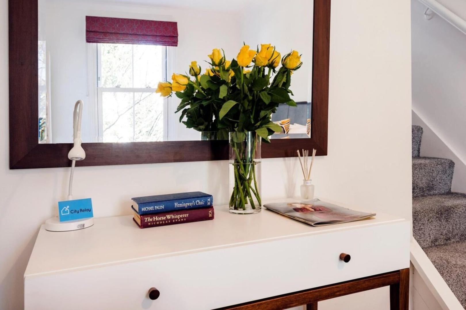 Bright and Modern Earls Court Gem