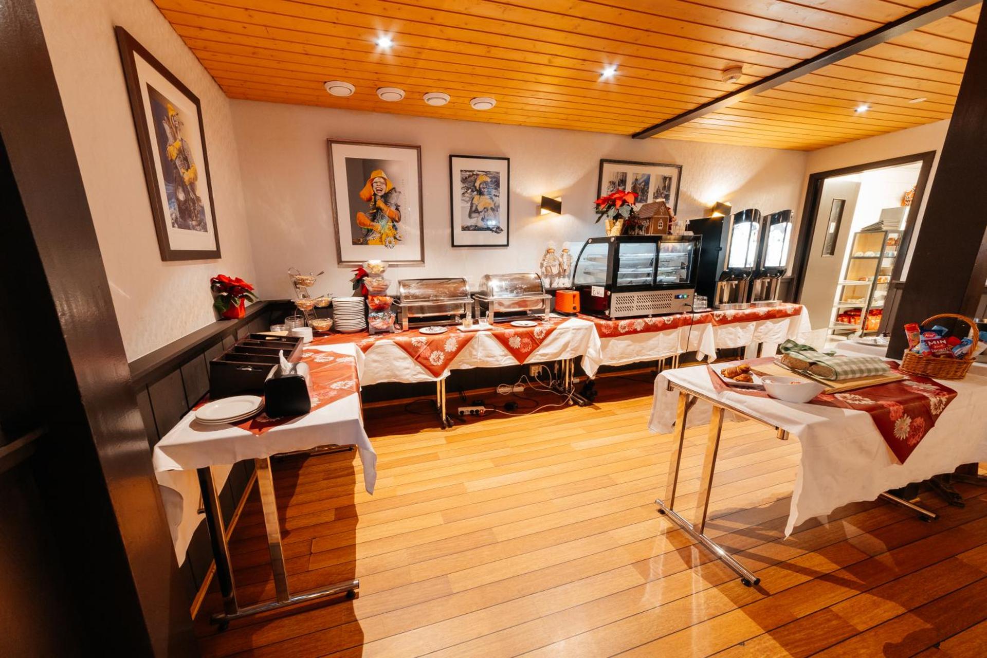 Restaurant/places to eat