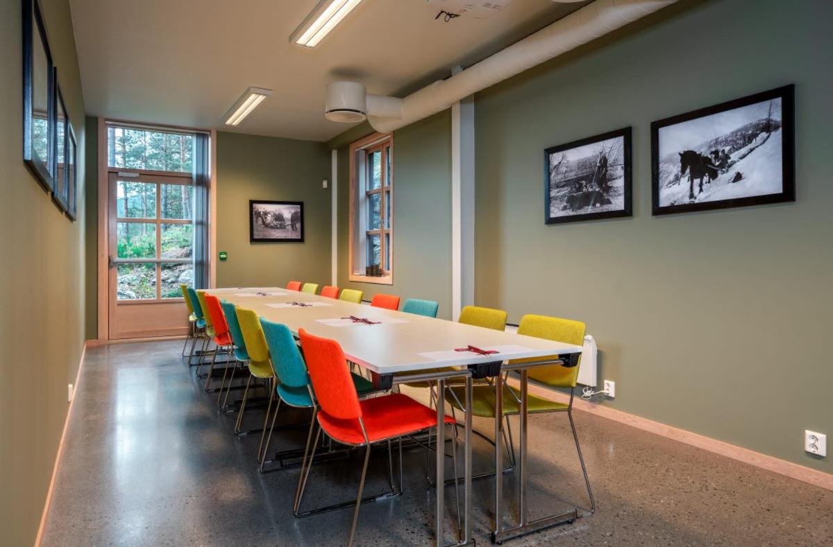 Meeting/conference room