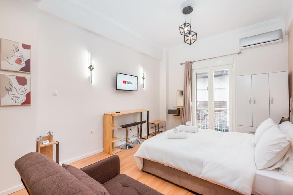 Beautiful central apartment next to the Metro