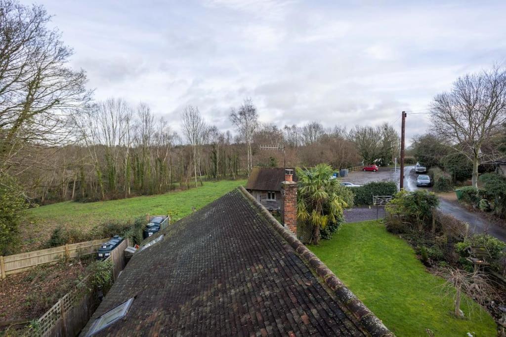 3 bed penthouse above quaint pub