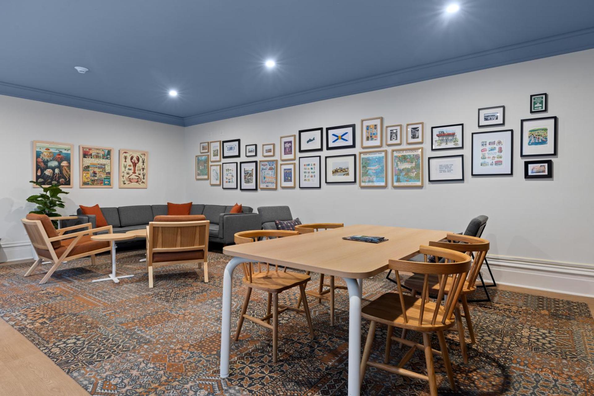 Communal lounge/ TV room