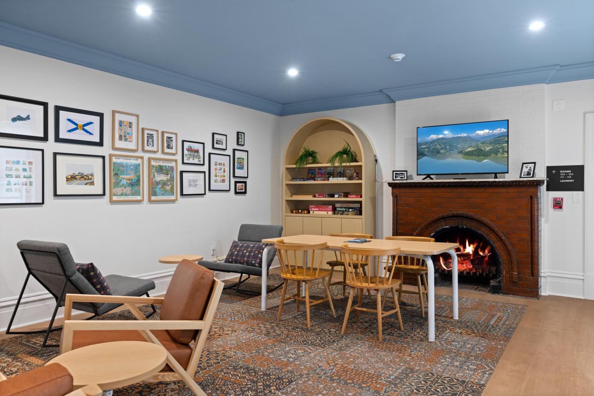 Communal lounge/ TV room