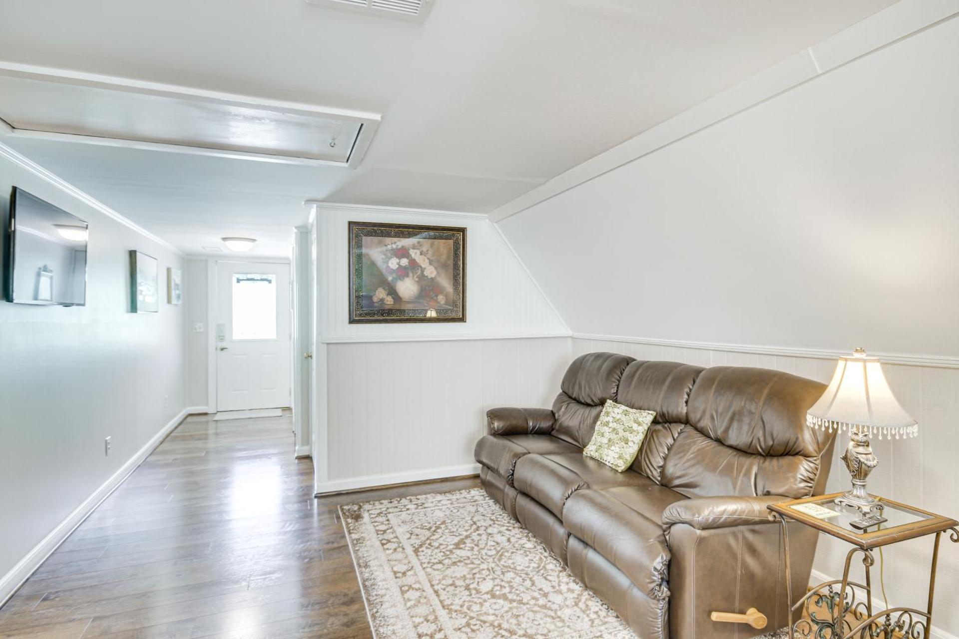 Aiken Apt with Garden-View Balcony Half-Mi to Dtwn!