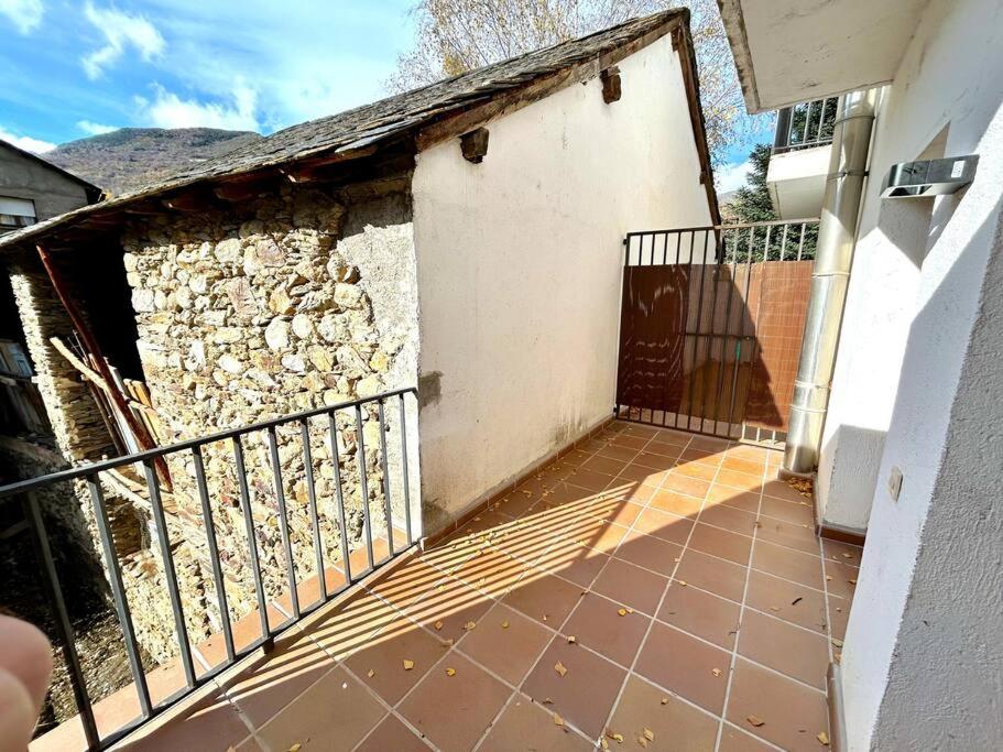 Apartament cèntric amb terrassa i balcó by RURAL D'ÀNEU