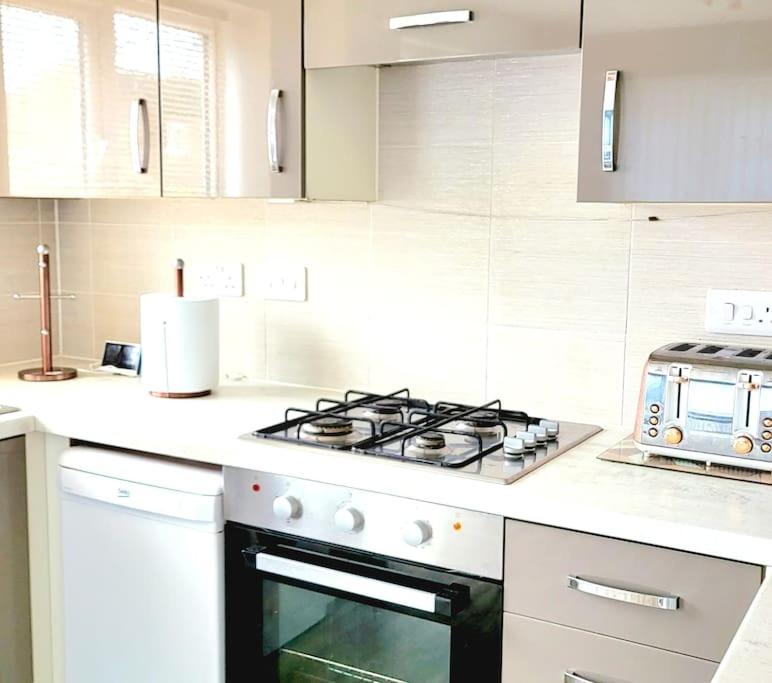 Homely 3 bedroom house in Farnworth, Bolton