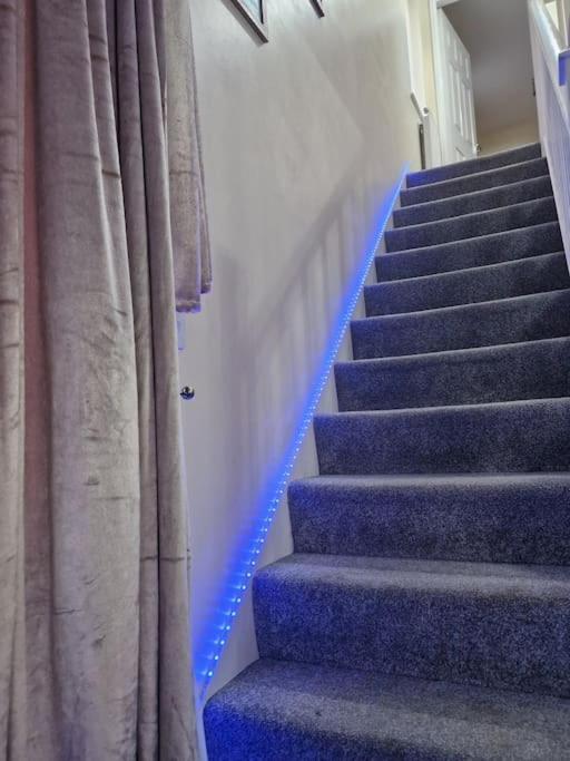 Homely 3 bedroom house in Farnworth, Bolton