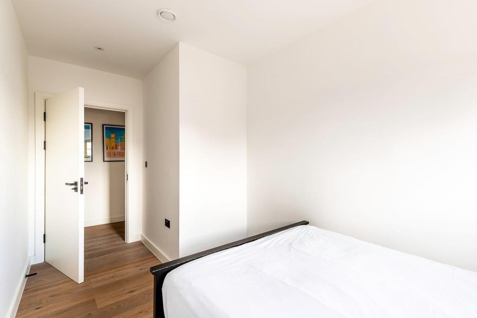 City View Spacious 2 bedroom Penthouse