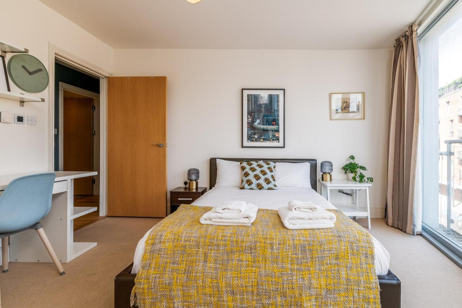 Bright & Spacious Battersea Flat