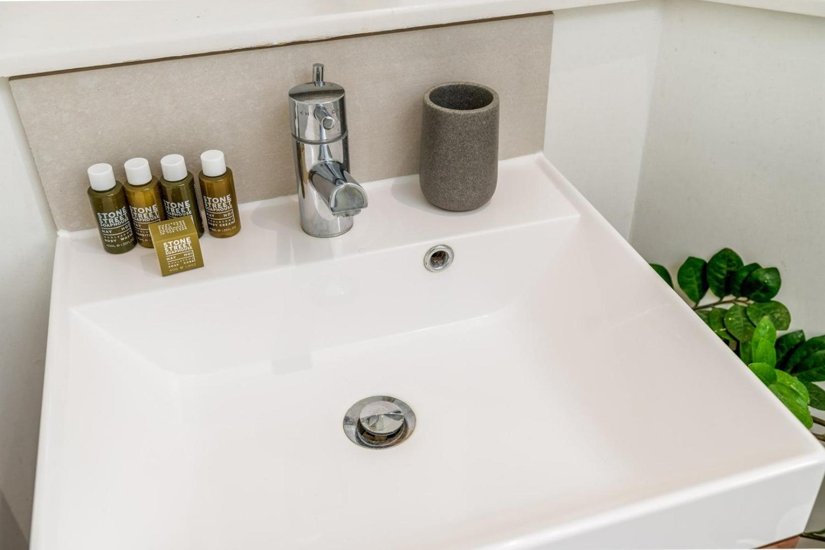 Bright & Spacious Battersea Flat