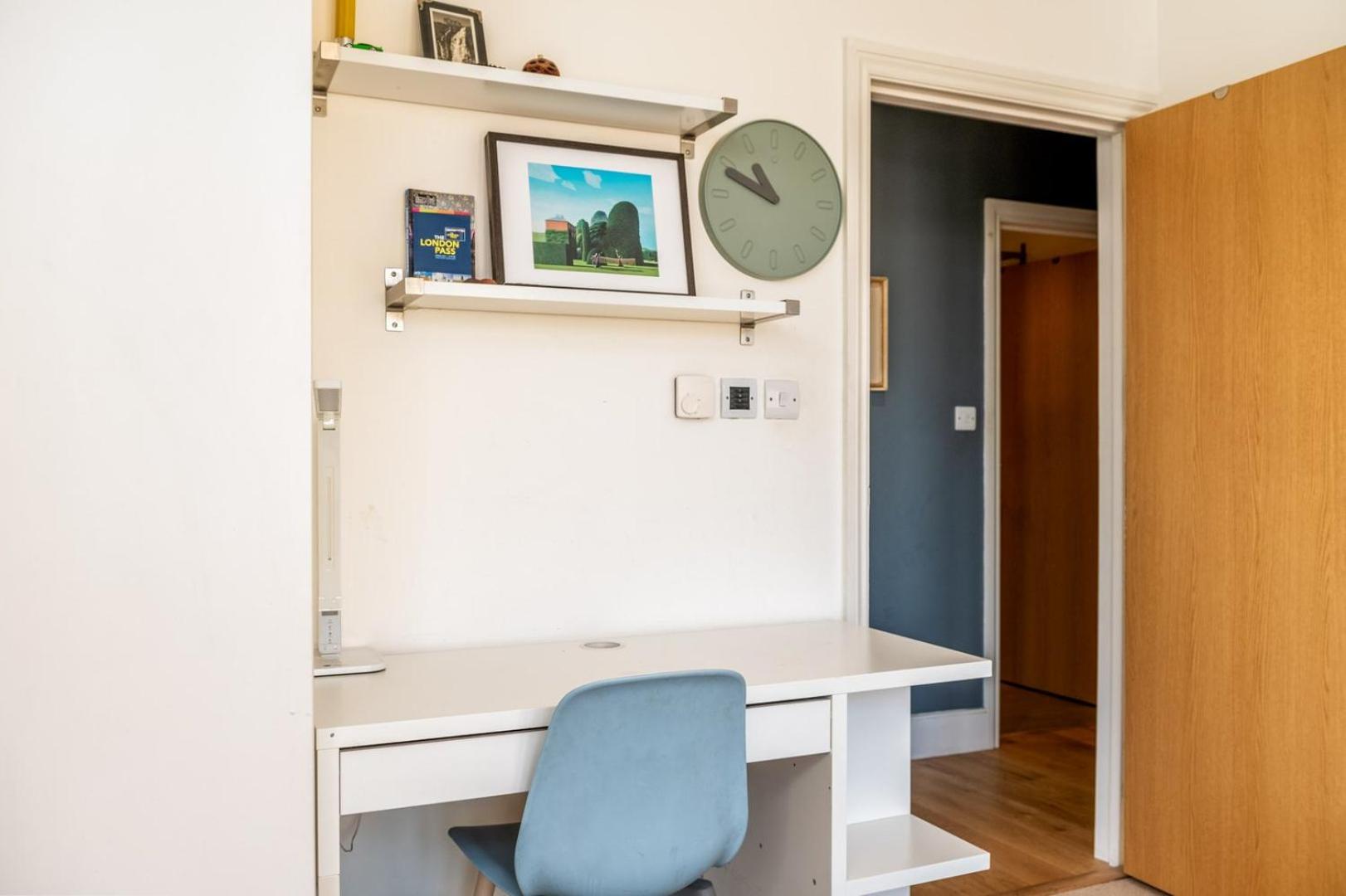 Bright & Spacious Battersea Flat