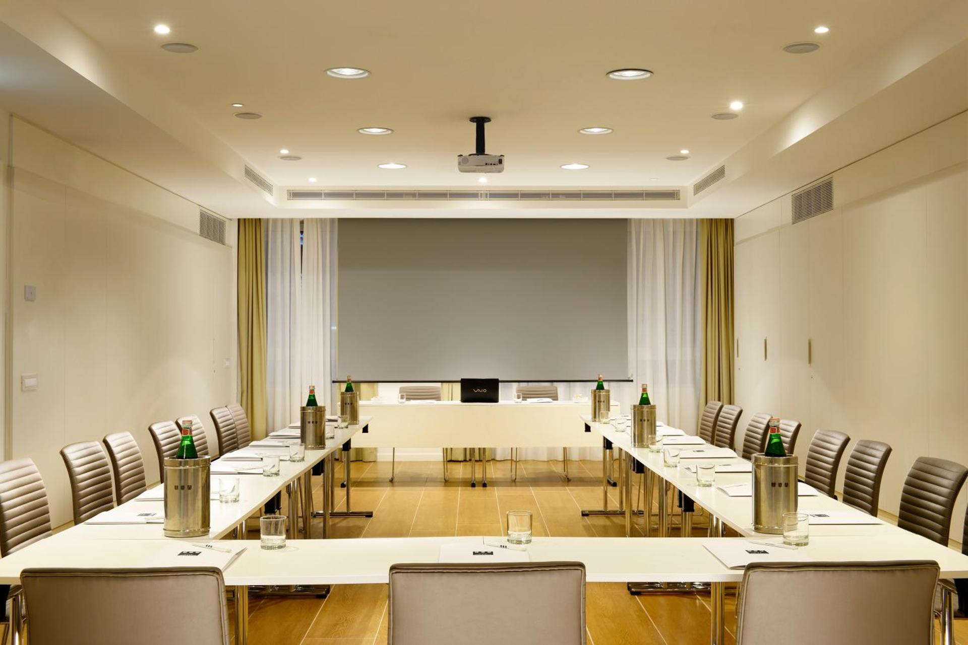Meeting/conference room