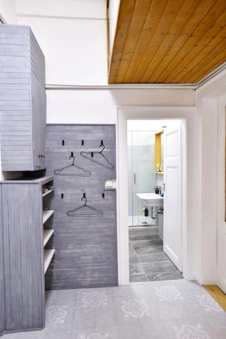 Airy & Bright Flat in Dejvice by Prague Castle