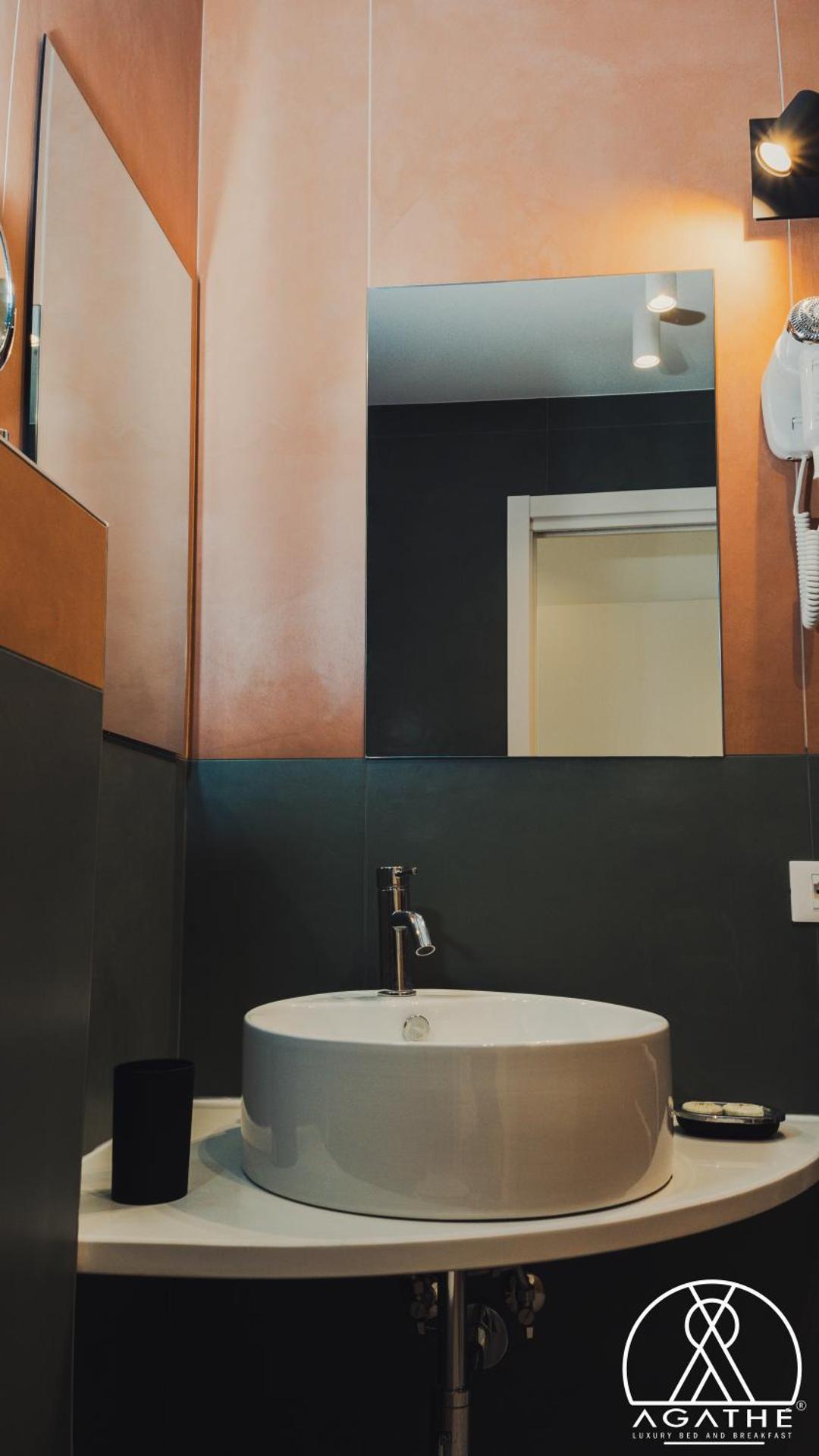 Deluxe Double Room with Side Sea View