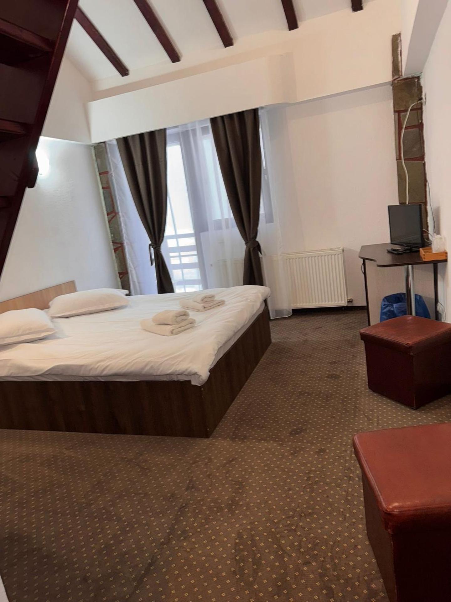 Restaurant Casa Nicolenco Azuga by Genco