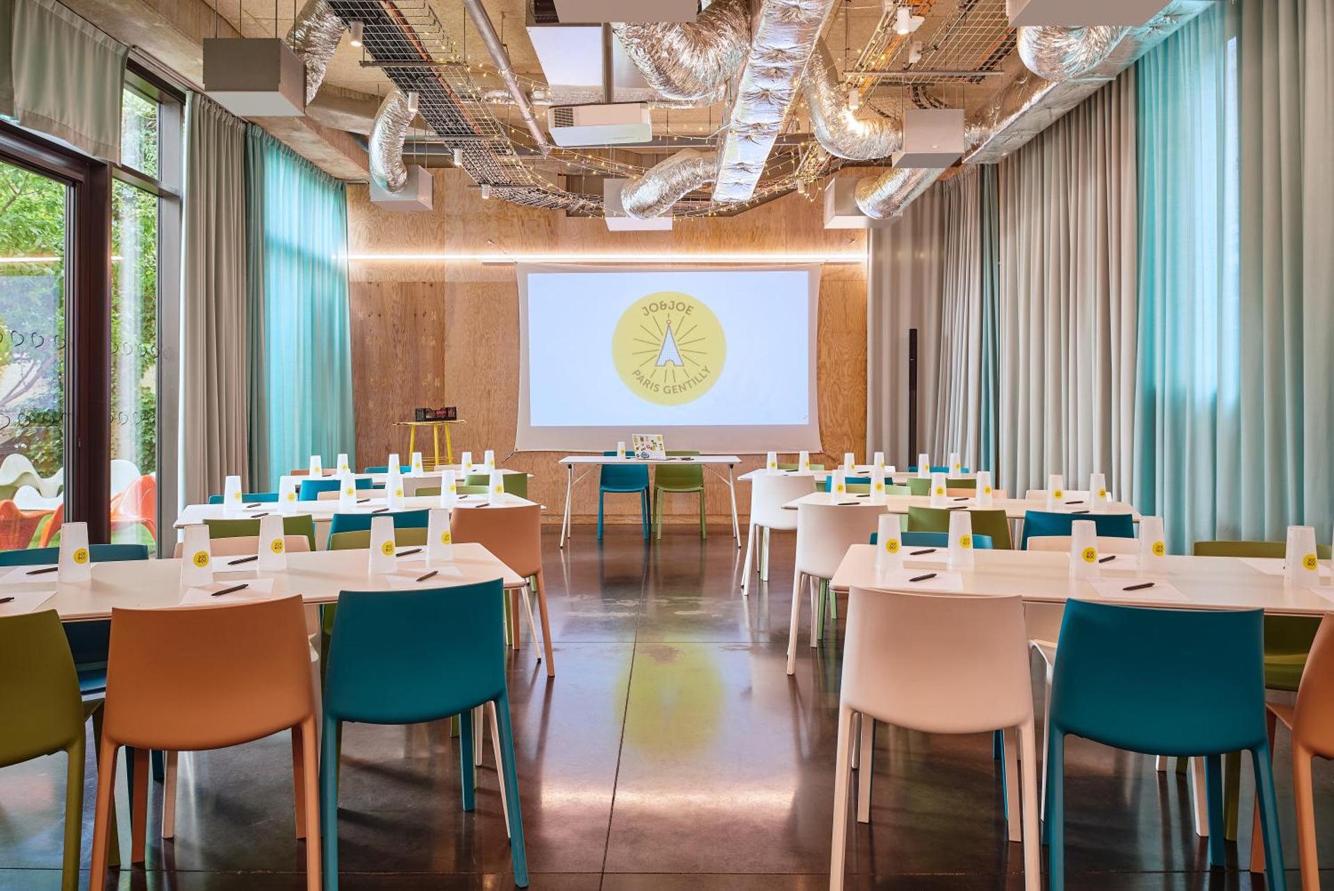 Meeting/conference room