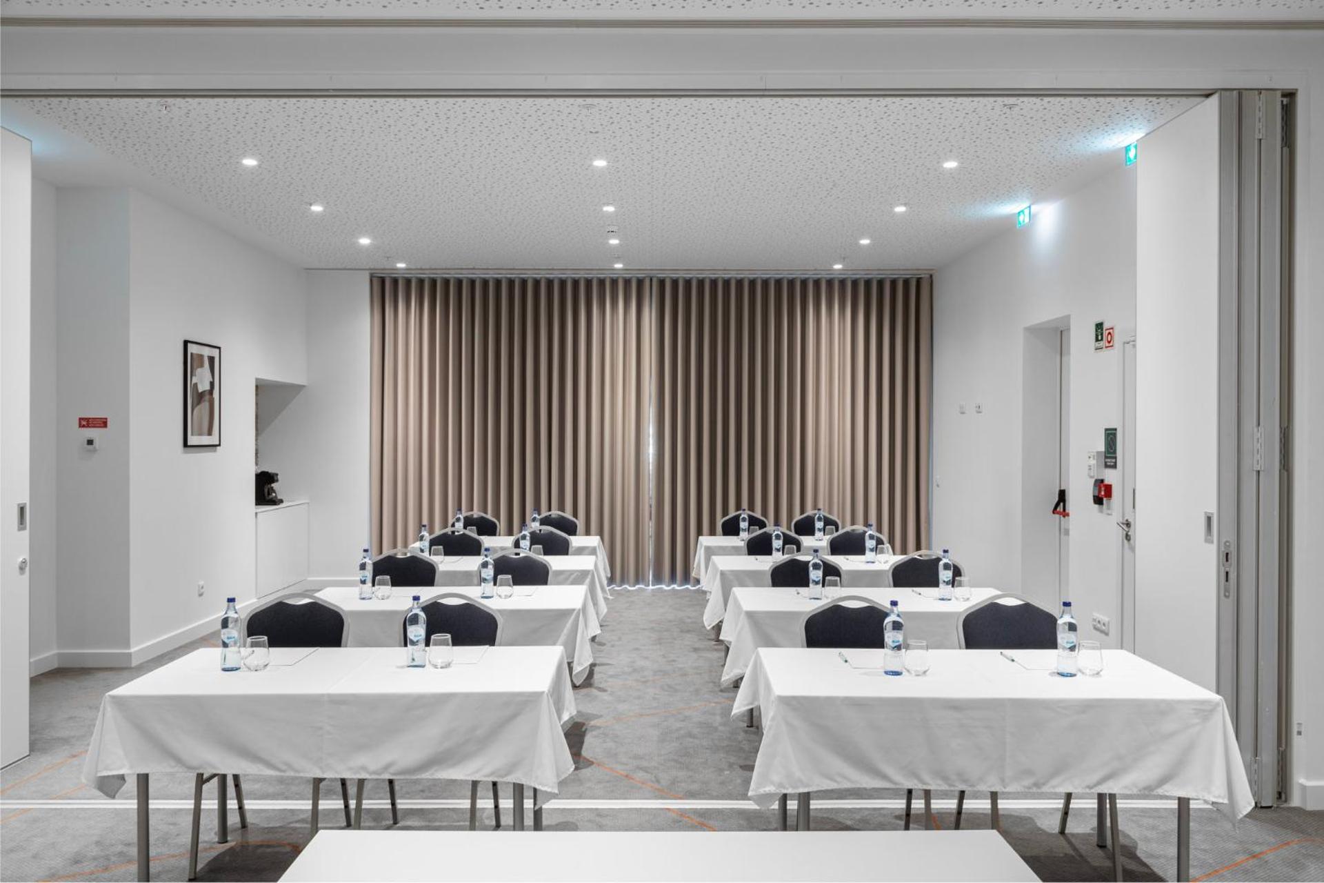 Meeting/conference room