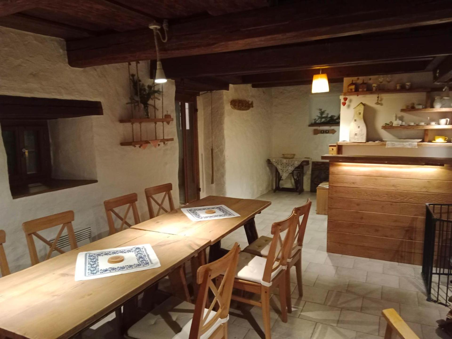 Chaloupka u Mostu sv Jana v centru Vodňan