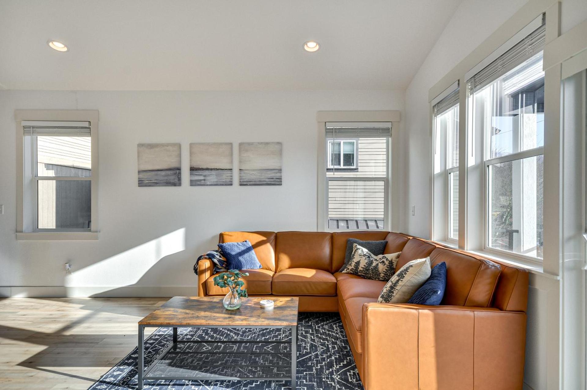 Stunning Stevenson Retreat with Mountain Views!