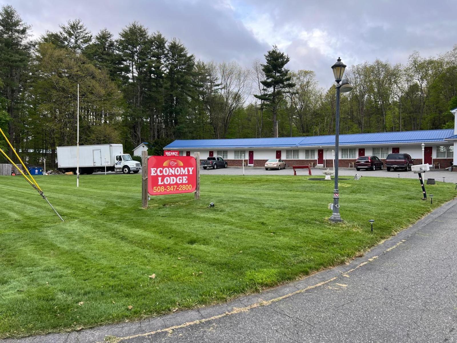 Economy Lodge 682 Main St Sturbridge