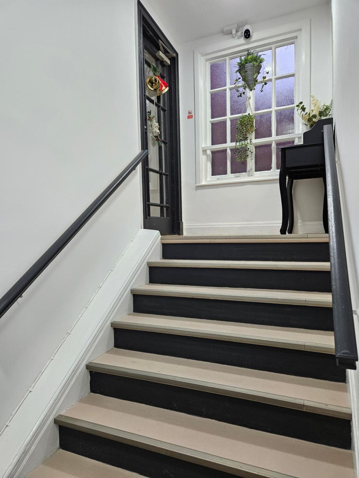 Central Chambers Suites - Suite 5