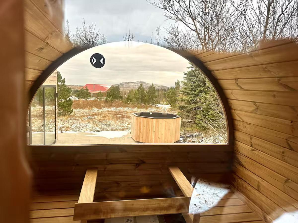 The Glass house - Northern lights hideout