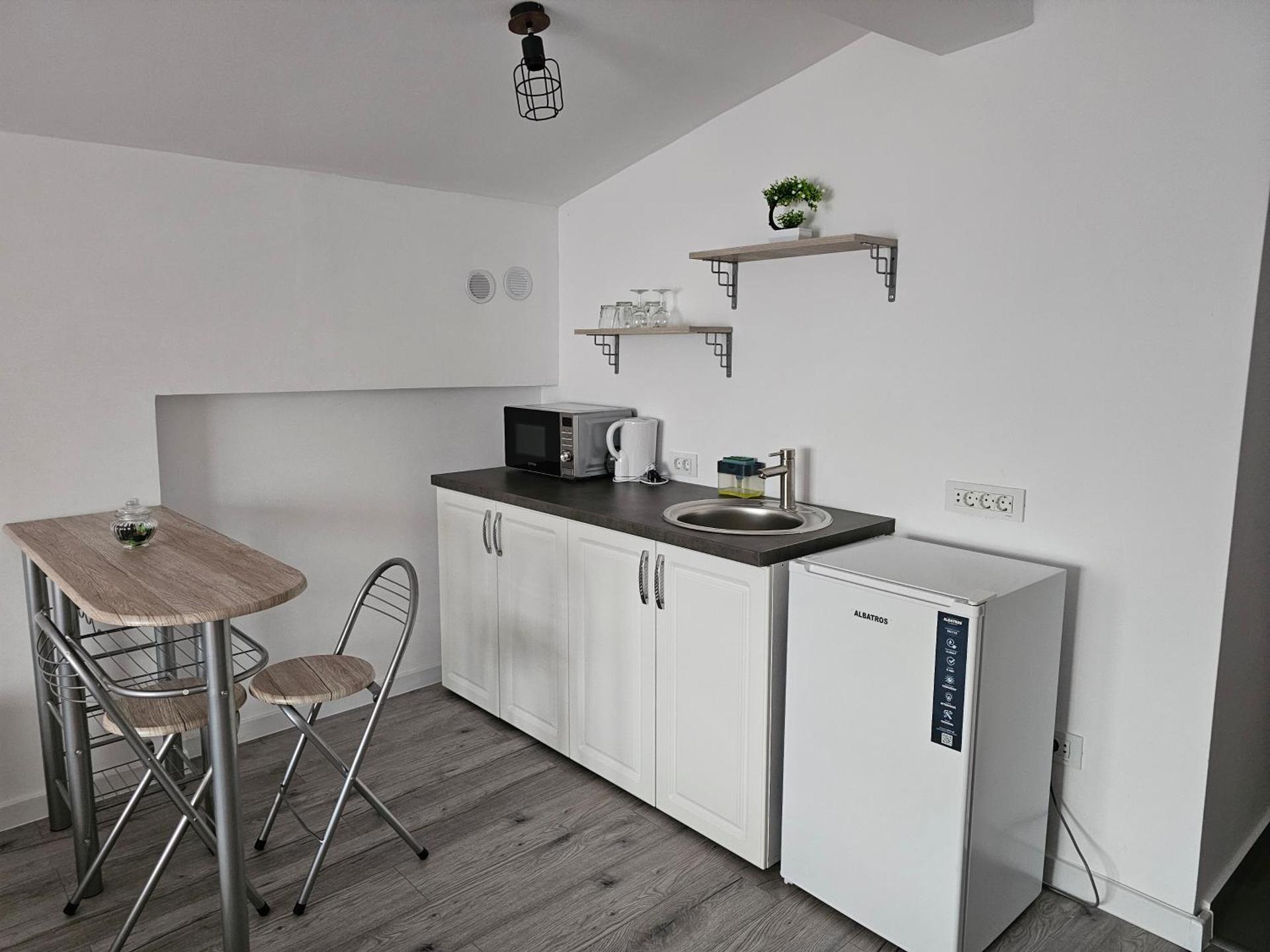 Kitchen or kitchenette