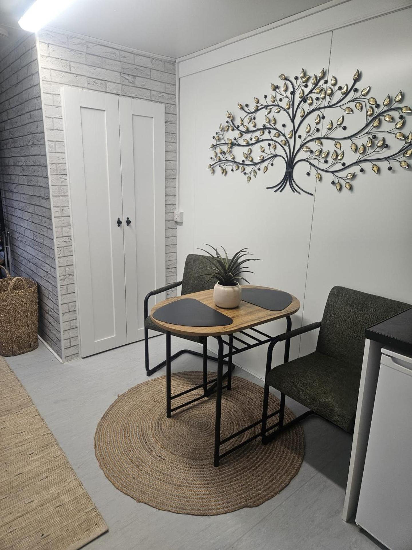 Moun Bolton Cabin 'Chester'