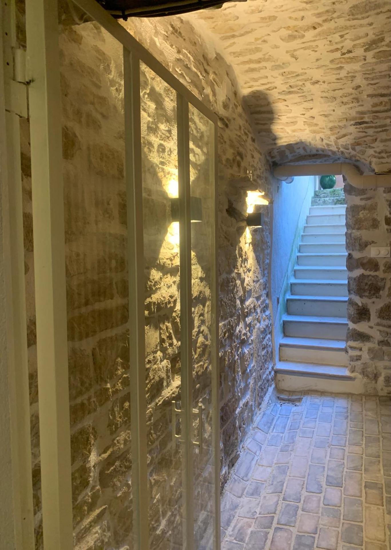 Le haut plan VÉZÉNOBRES