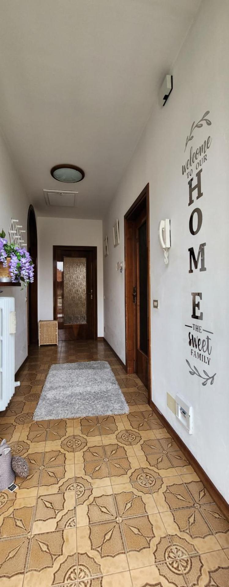 Appartamento L'ulivo 5 chilometri da Varenna vista lago in via privata