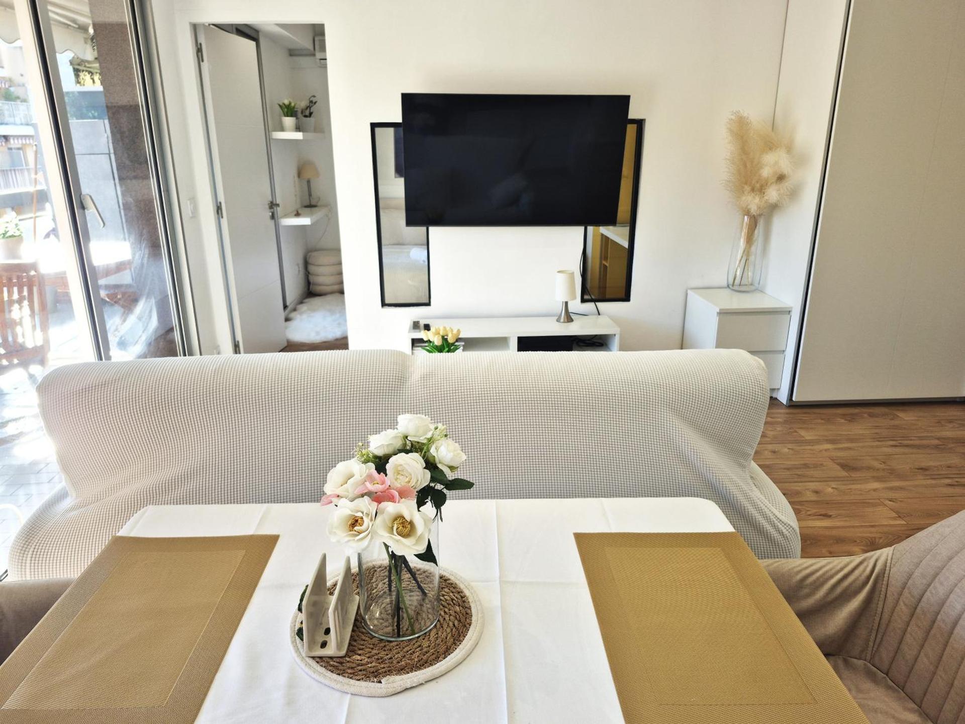 Communal lounge/ TV room