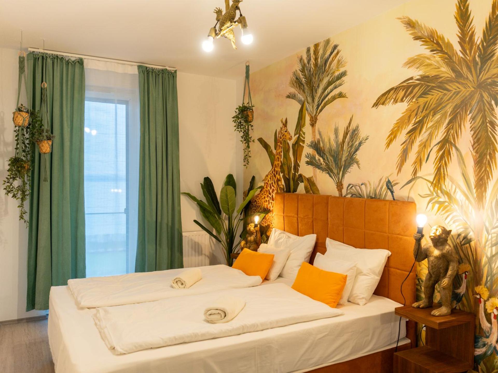 GoldenHills Panorama Apartment