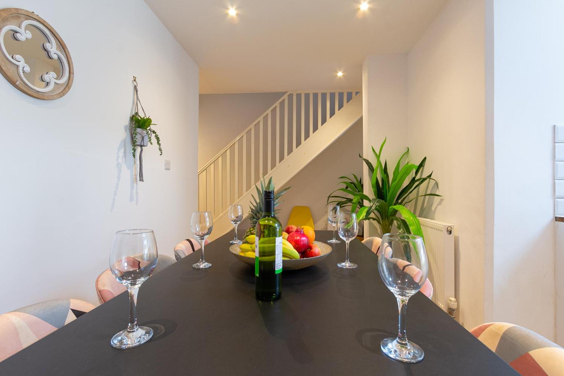 Chic 4 Bed by Brighton Station