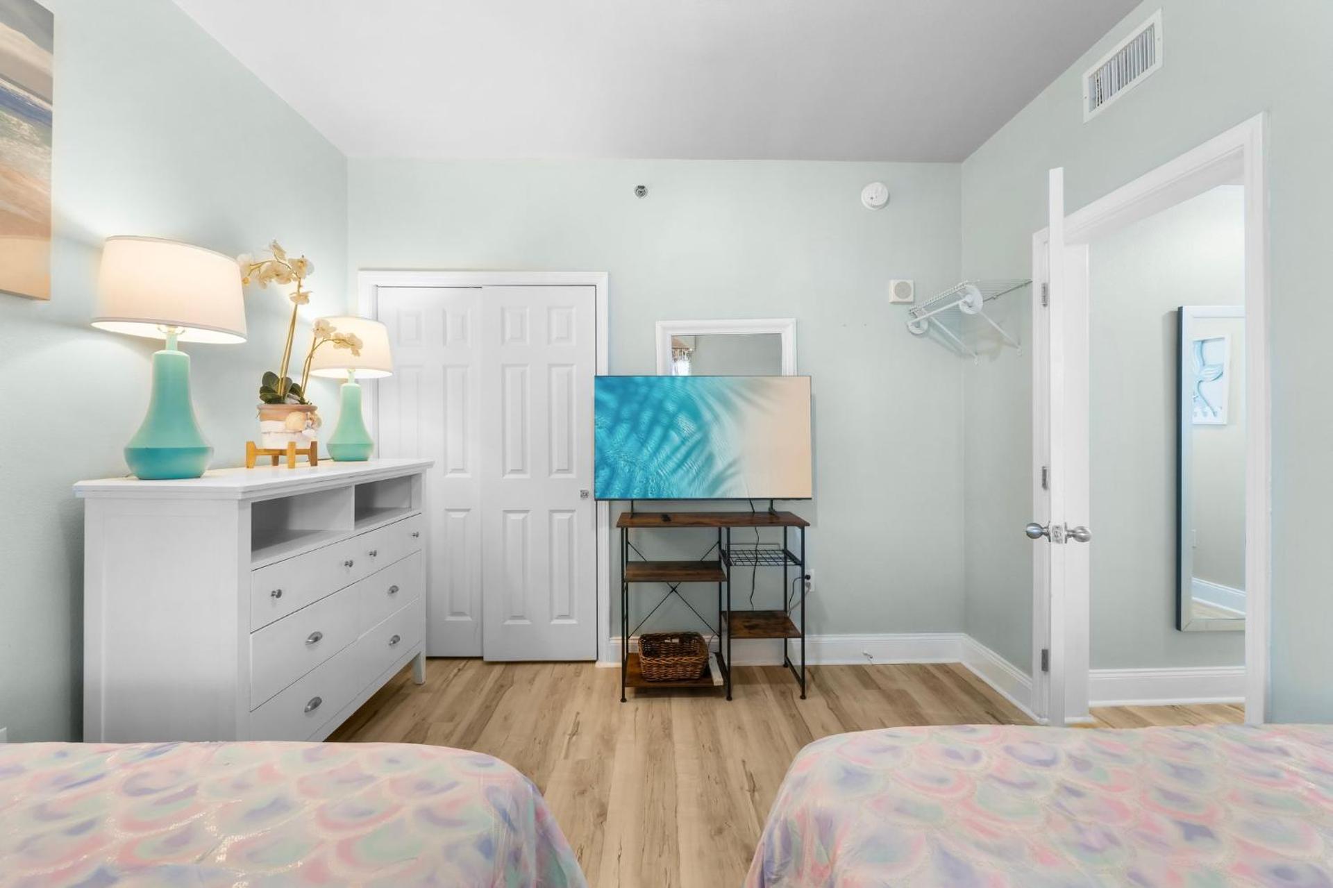 Beach & Ocean Views! Steps to Beach & Dining, Sleeps 9! Dolce Vita Getaways PCB