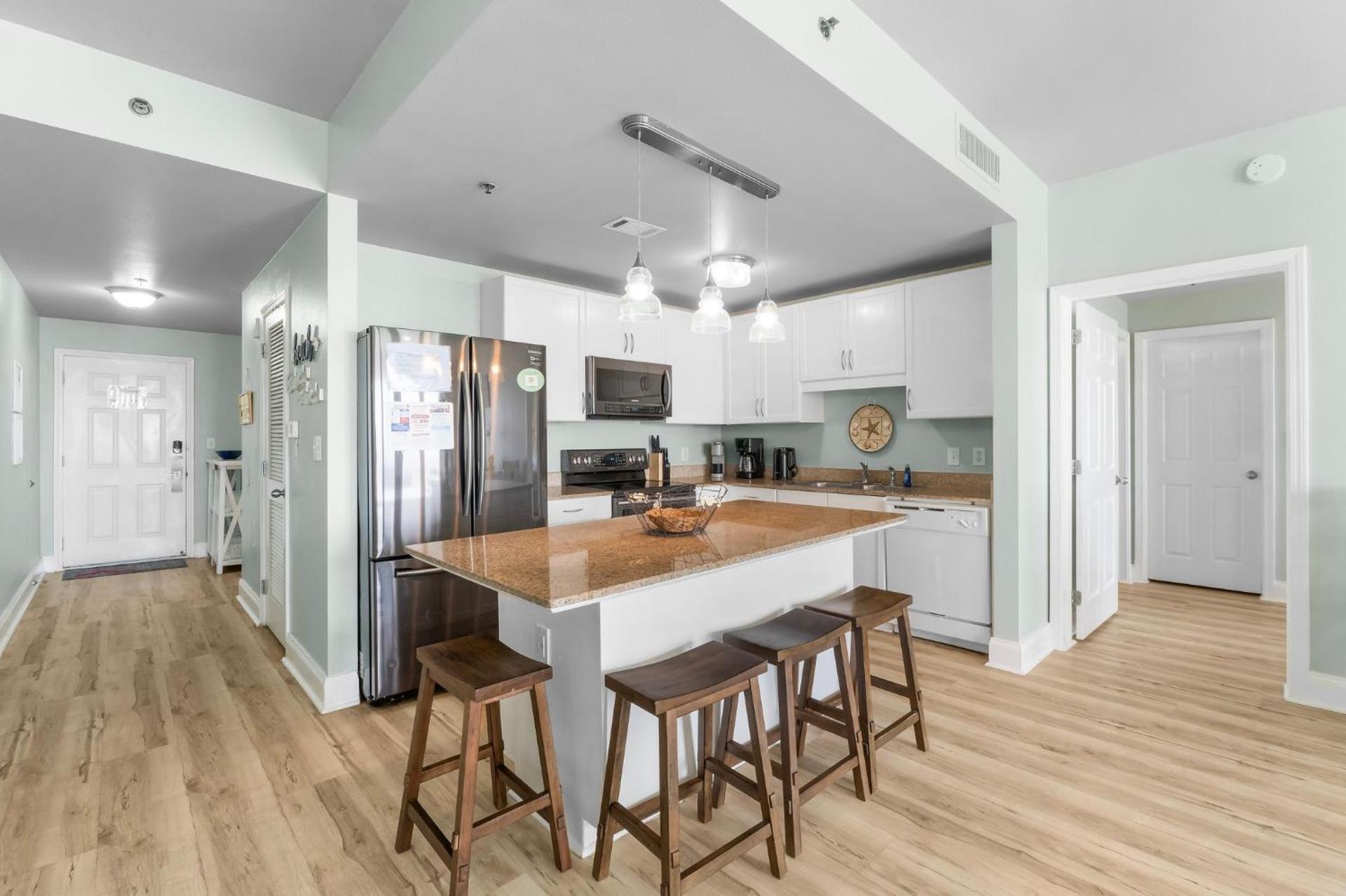 Beach & Ocean Views! Steps to Beach & Dining, Sleeps 9! Dolce Vita Getaways PCB