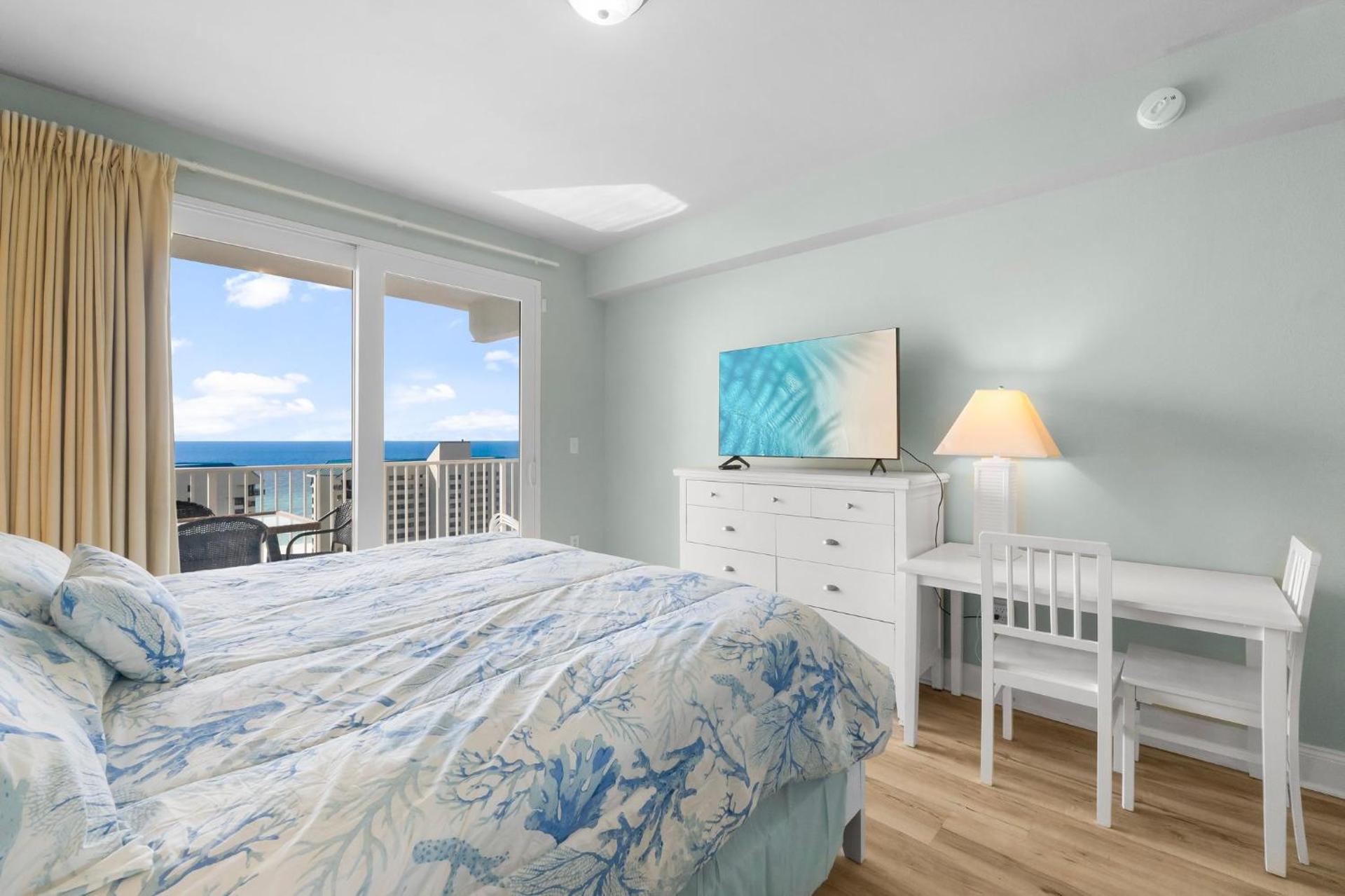 Beach & Ocean Views! Steps to Beach & Dining, Sleeps 9! Dolce Vita Getaways PCB