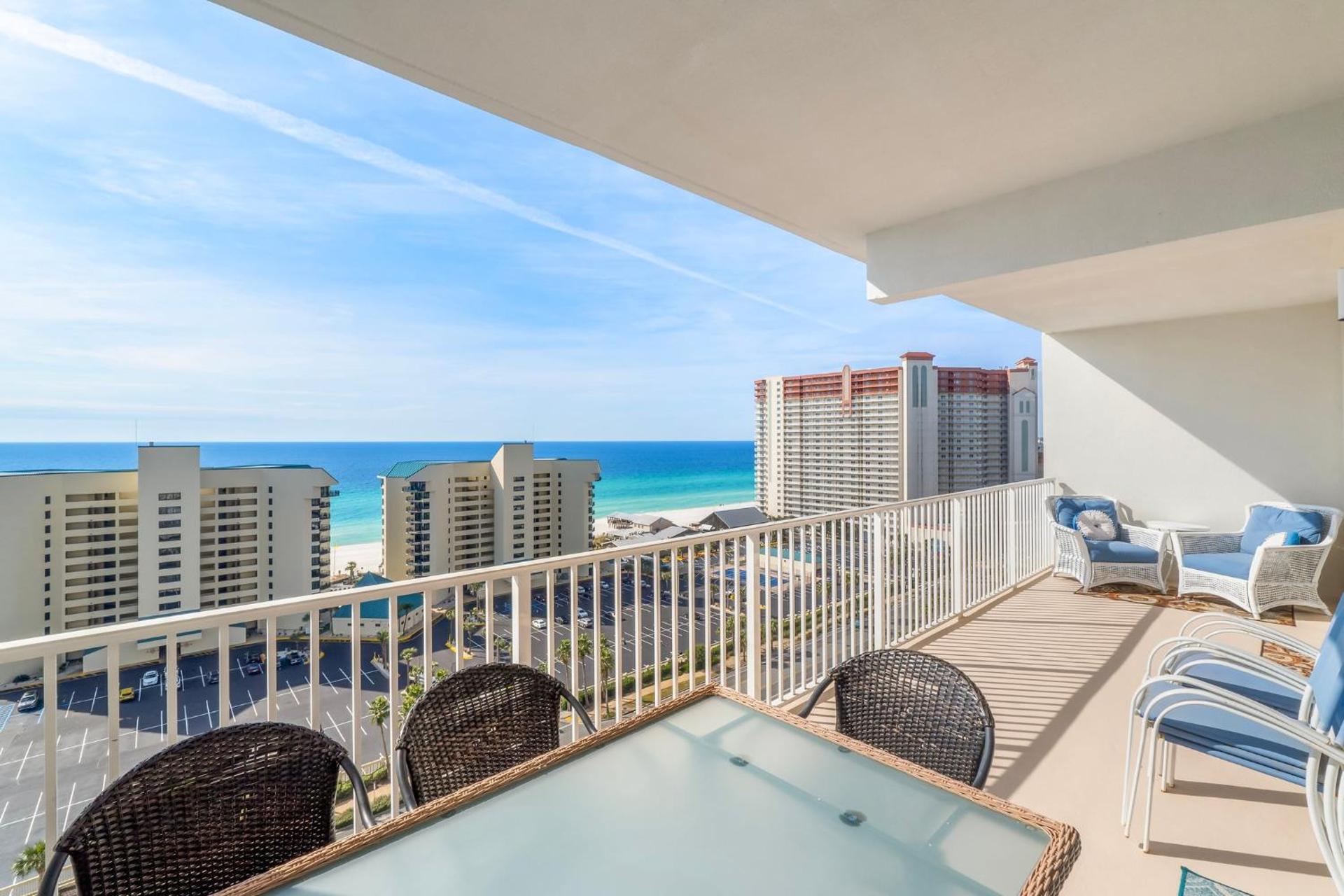 Beach & Ocean Views! Steps to Beach & Dining, Sleeps 9! Dolce Vita Getaways PCB