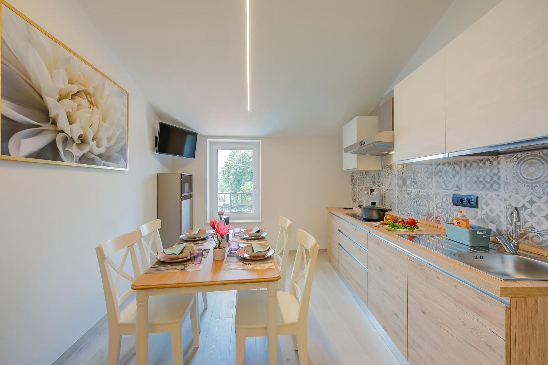 Kitchen or kitchenette