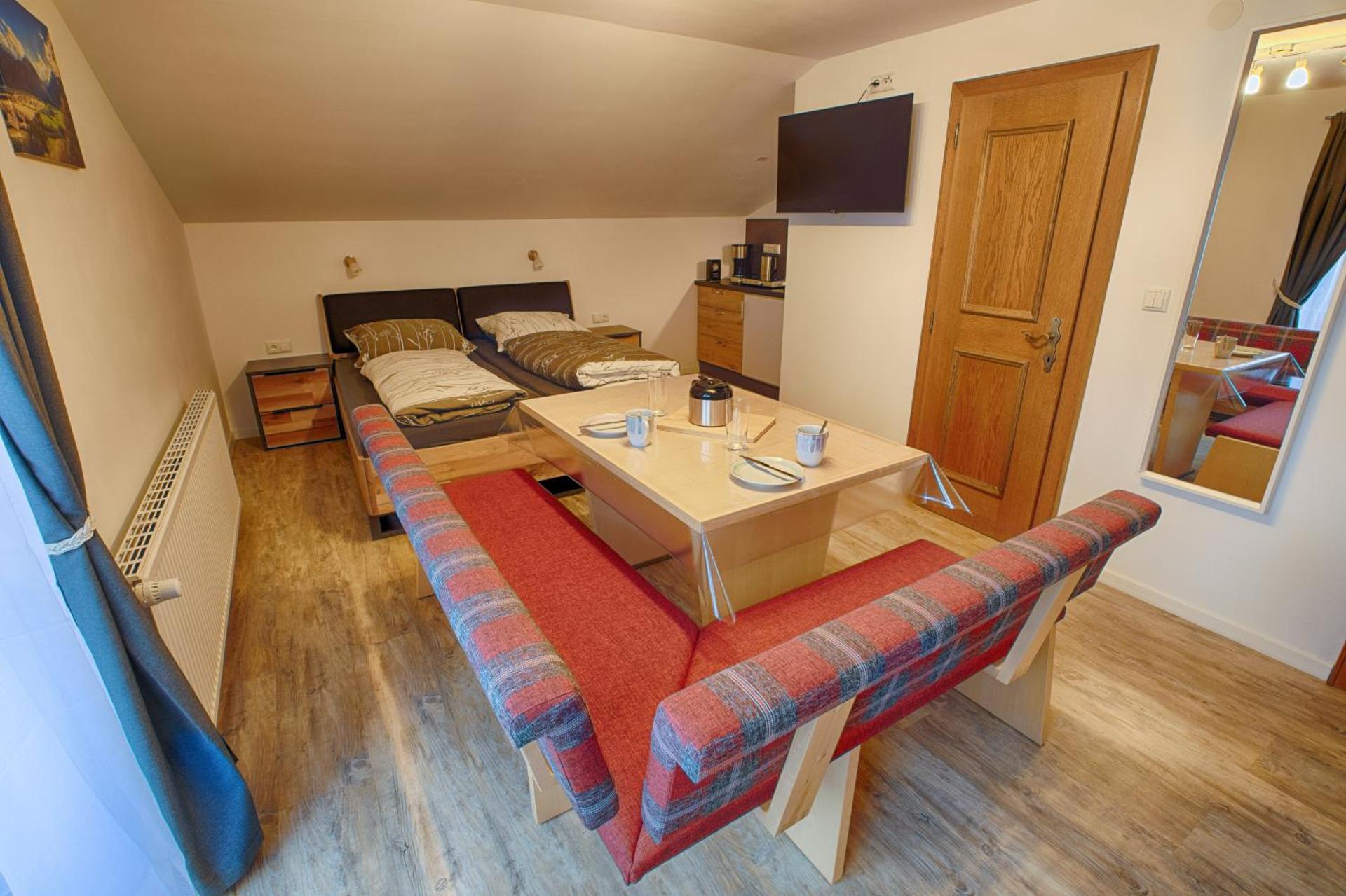 Photo of the whole room