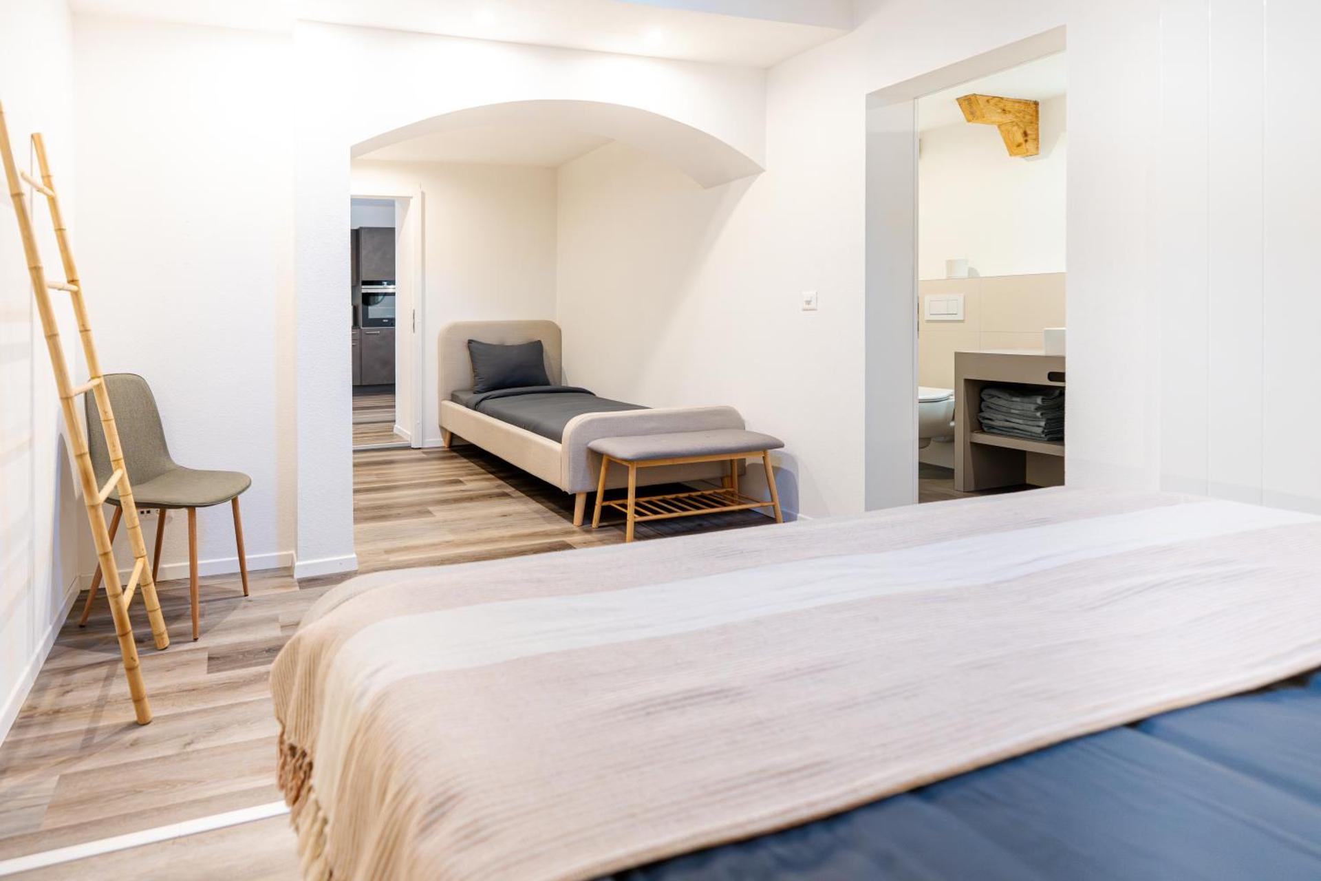 Bellevue & Classy Mountain View apartment