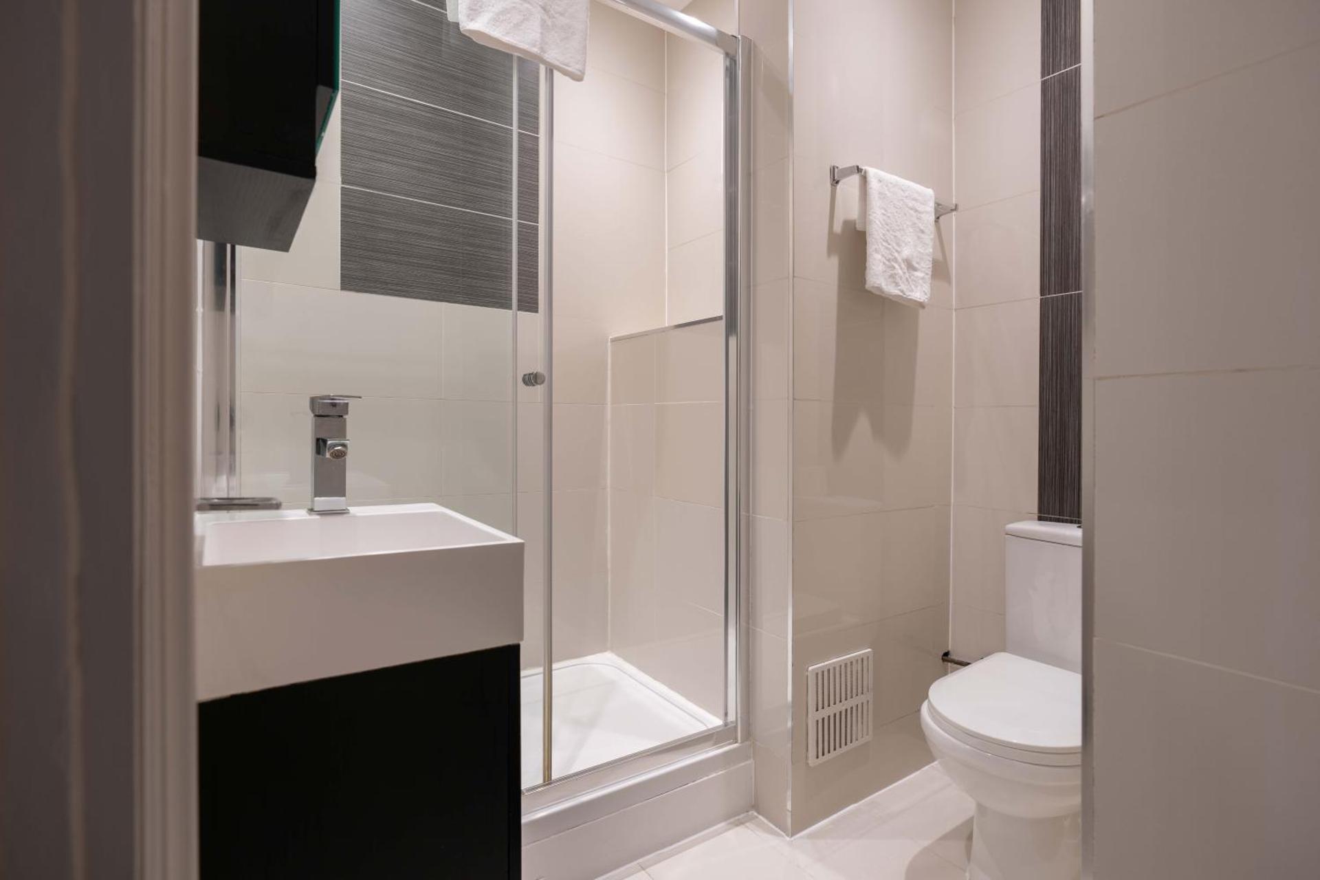 Ascot Hyde Park Hotel