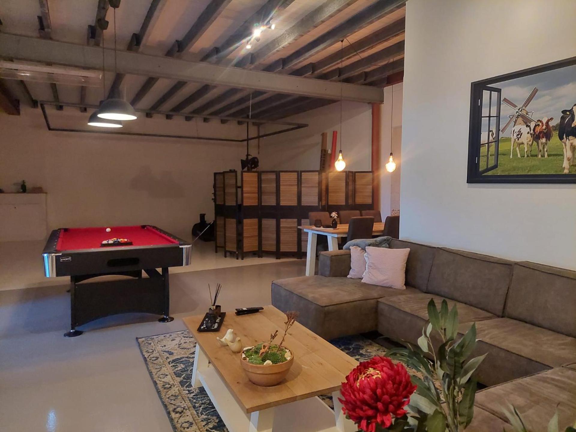 Communal lounge/ TV room